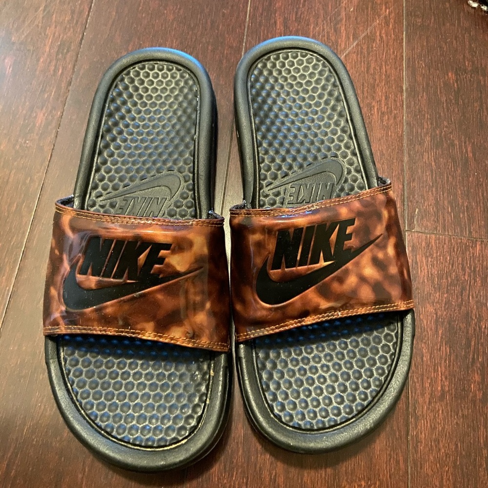 Nike slides